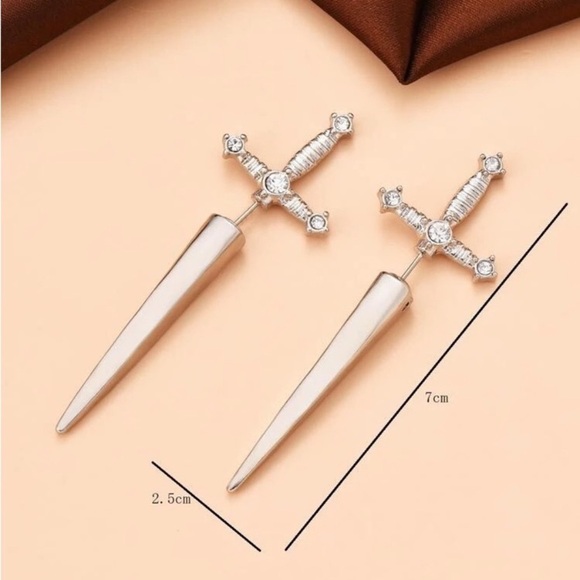 NEW Sword Dagger Ear jacket Earrings - Boutique - Picture 3 of 4